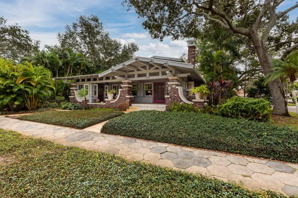 806 18th Avenue NE St Petersburg FL 33704