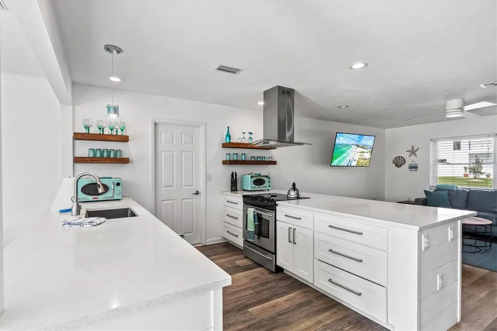 2572 Jefferson Circle Sarasota FL 34239