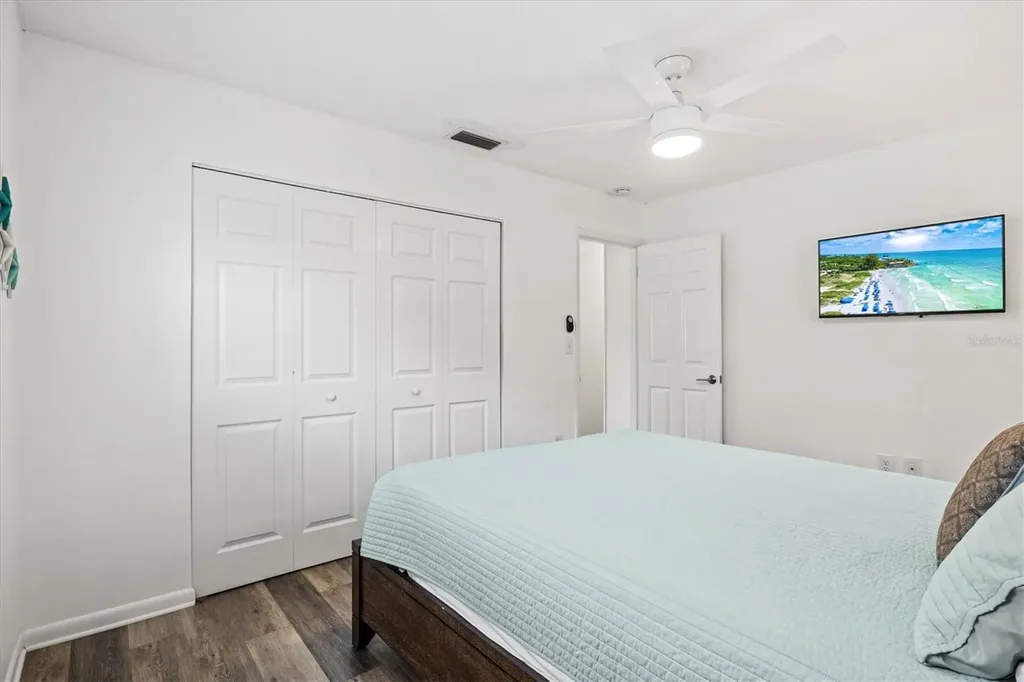 2572 Jefferson Circle Sarasota FL 34239