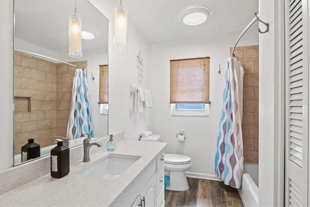 2572 Jefferson Circle Sarasota FL 34239