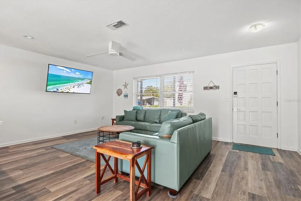 2572 Jefferson Circle Sarasota FL 34239