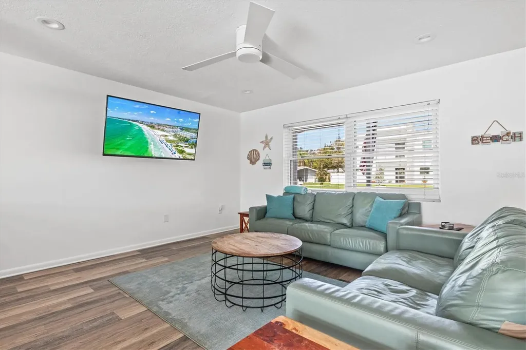 2572 Jefferson Circle Sarasota FL 34239