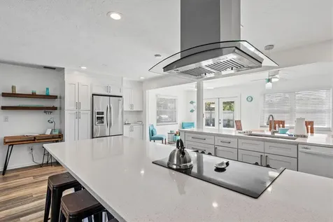 2572 Jefferson Circle Sarasota FL 34239