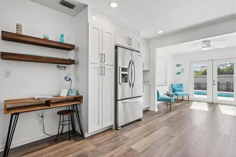 2572 Jefferson Circle Sarasota FL 34239