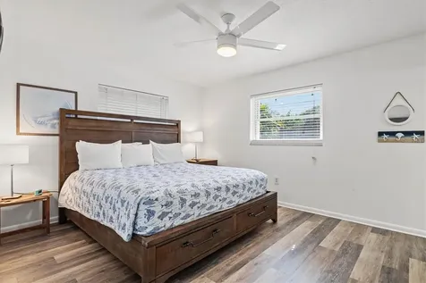 2572 Jefferson Circle Sarasota FL 34239