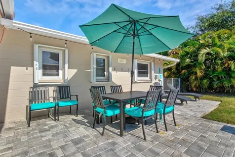 2572 Jefferson Circle Sarasota FL 34239
