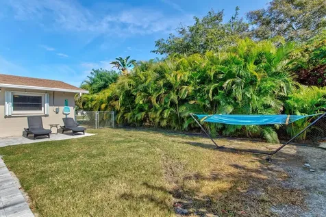 2572 Jefferson Circle Sarasota FL 34239