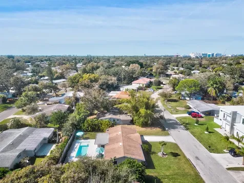 2572 Jefferson Circle Sarasota FL 34239