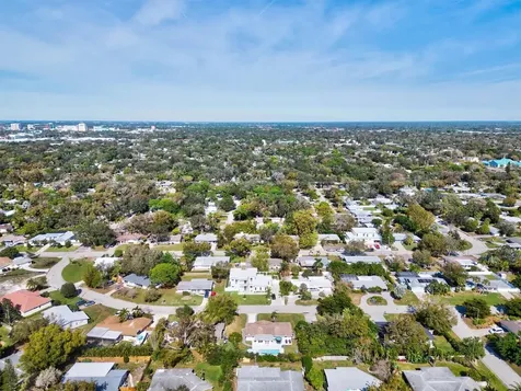 2572 Jefferson Circle Sarasota FL 34239