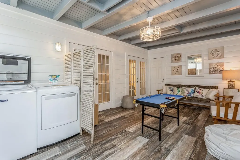 5408 Plaza Des Las Palmas Sarasota FL 34242