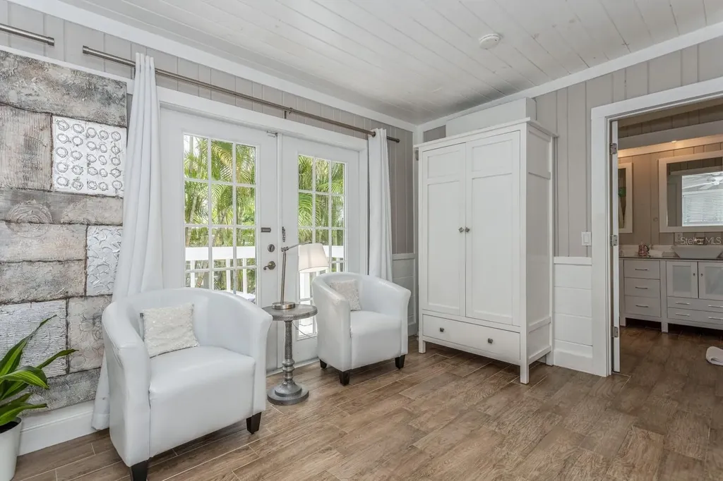 5408 Plaza Des Las Palmas Sarasota FL 34242