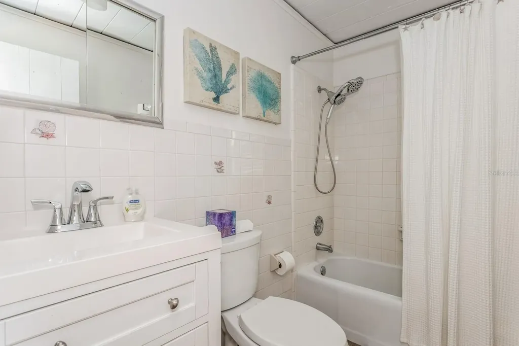 5408 Plaza Des Las Palmas Sarasota FL 34242