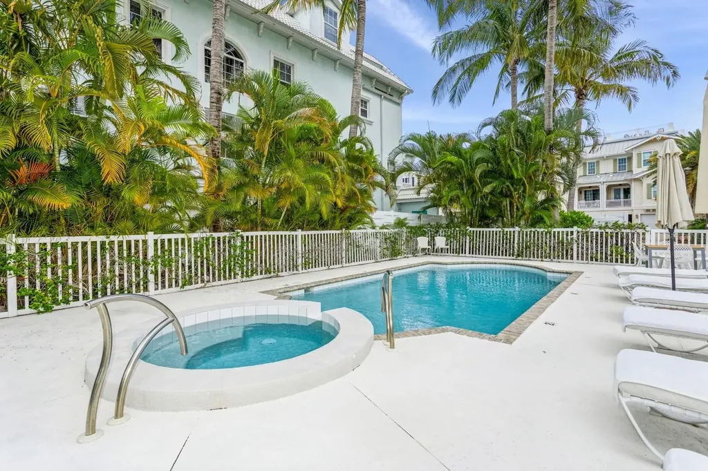 5408 Plaza Des Las Palmas Sarasota FL 34242