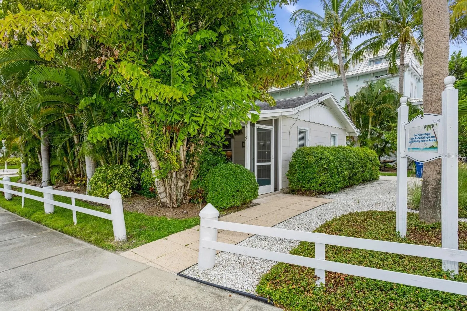 5408 Plaza Des Las Palmas Sarasota FL 34242