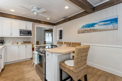 5408 Plaza Des Las Palmas Sarasota FL 34242
