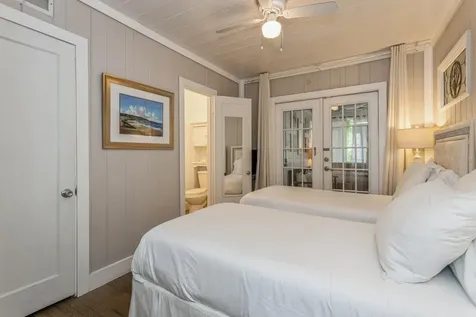 5408 Plaza Des Las Palmas Sarasota FL 34242