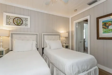 5408 Plaza Des Las Palmas Sarasota FL 34242