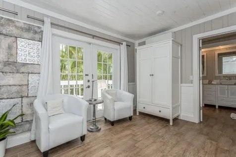 5408 Plaza Des Las Palmas Sarasota FL 34242