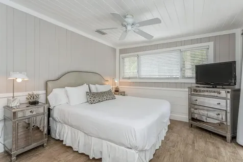 5408 Plaza Des Las Palmas Sarasota FL 34242