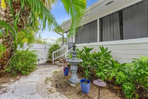5408 Plaza Des Las Palmas Sarasota FL 34242