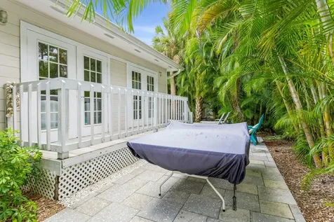 5408 Plaza Des Las Palmas Sarasota FL 34242