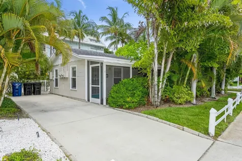 5408 Plaza Des Las Palmas Sarasota FL 34242