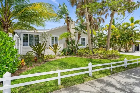 5408 Plaza Des Las Palmas Sarasota FL 34242