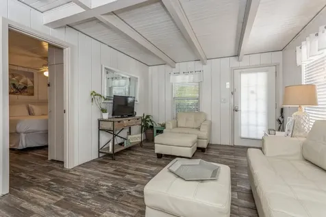 5408 Plaza Des Las Palmas Sarasota FL 34242