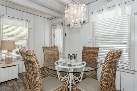 5408 Plaza Des Las Palmas Sarasota FL 34242