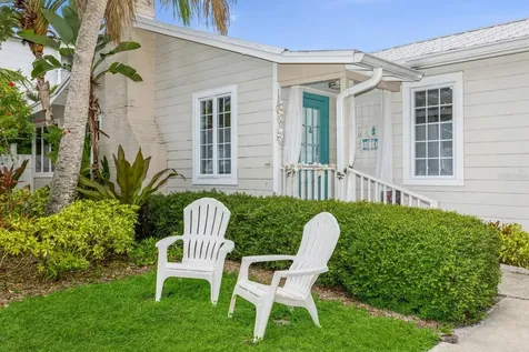 5408 Plaza Des Las Palmas Sarasota FL 34242