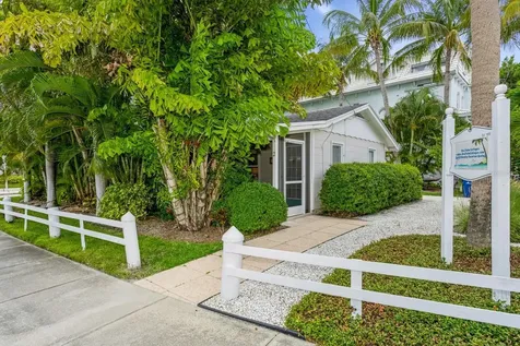 5408 Plaza Des Las Palmas Sarasota FL 34242