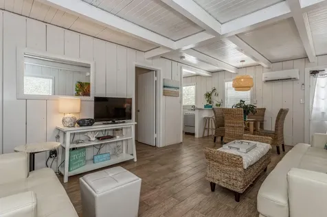 5408 Plaza Des Las Palmas Sarasota FL 34242