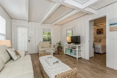 5408 Plaza Des Las Palmas Sarasota FL 34242