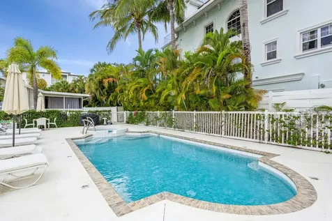 5408 Plaza Des Las Palmas Sarasota FL 34242