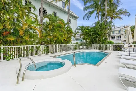 5408 Plaza Des Las Palmas Sarasota FL 34242