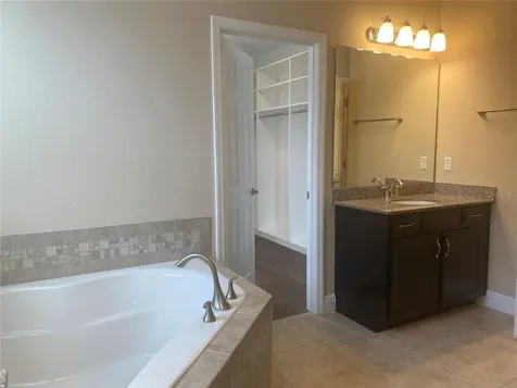 423 White Cotton Circle Oviedo FL 32765