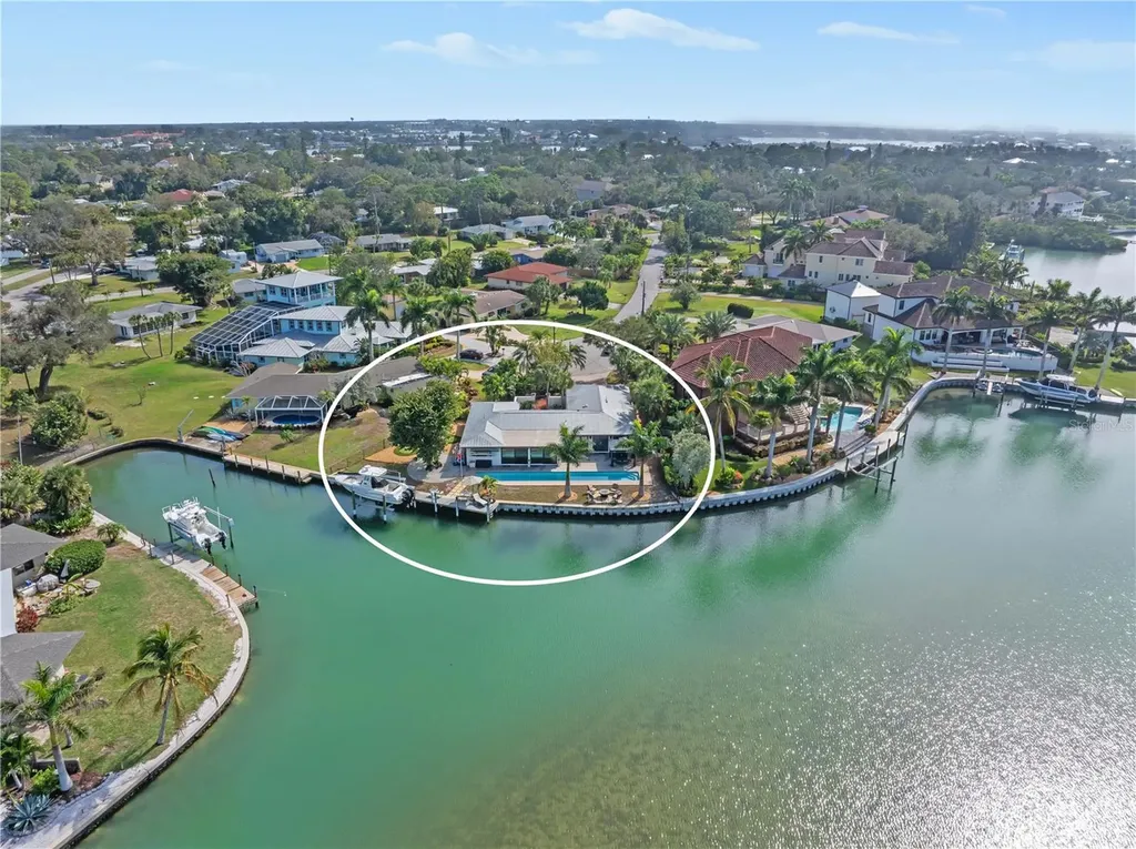 418 Palmetto Crescent Nokomis FL 34275