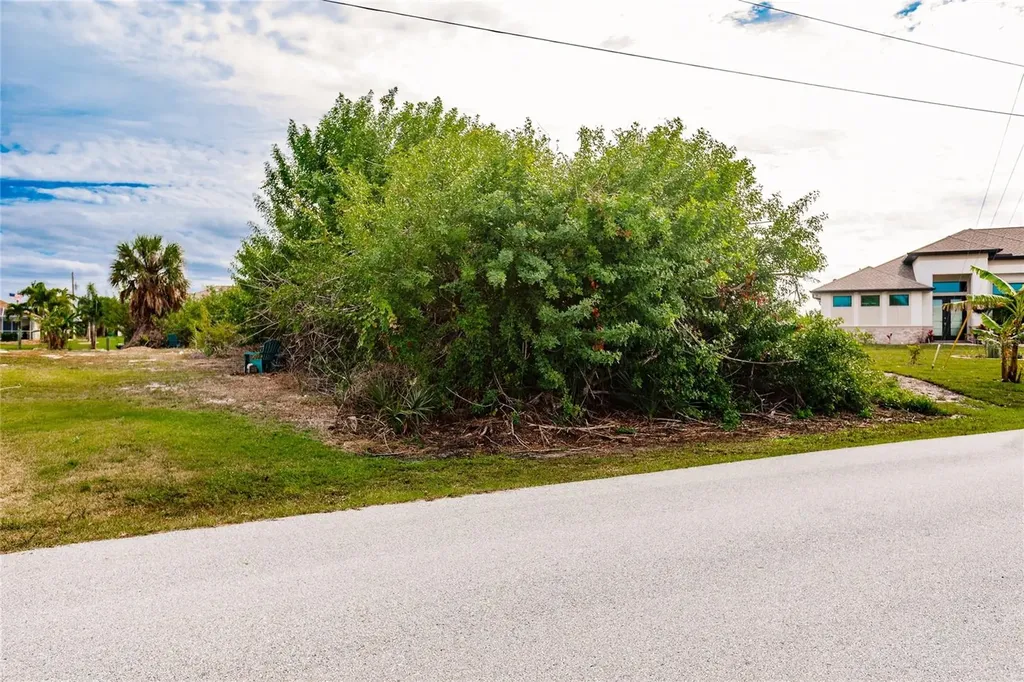 9462 Wacker Terrace Port Charlotte FL 33981