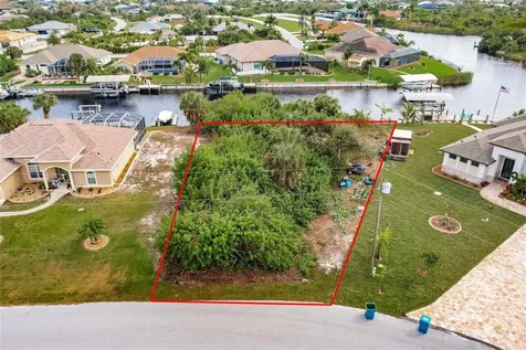 9462 Wacker Terrace Port Charlotte FL 33981