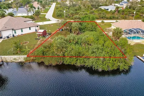 9462 Wacker Terrace Port Charlotte FL 33981