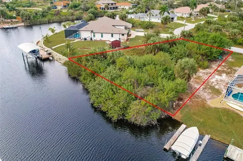 9462 Wacker Terrace Port Charlotte FL 33981
