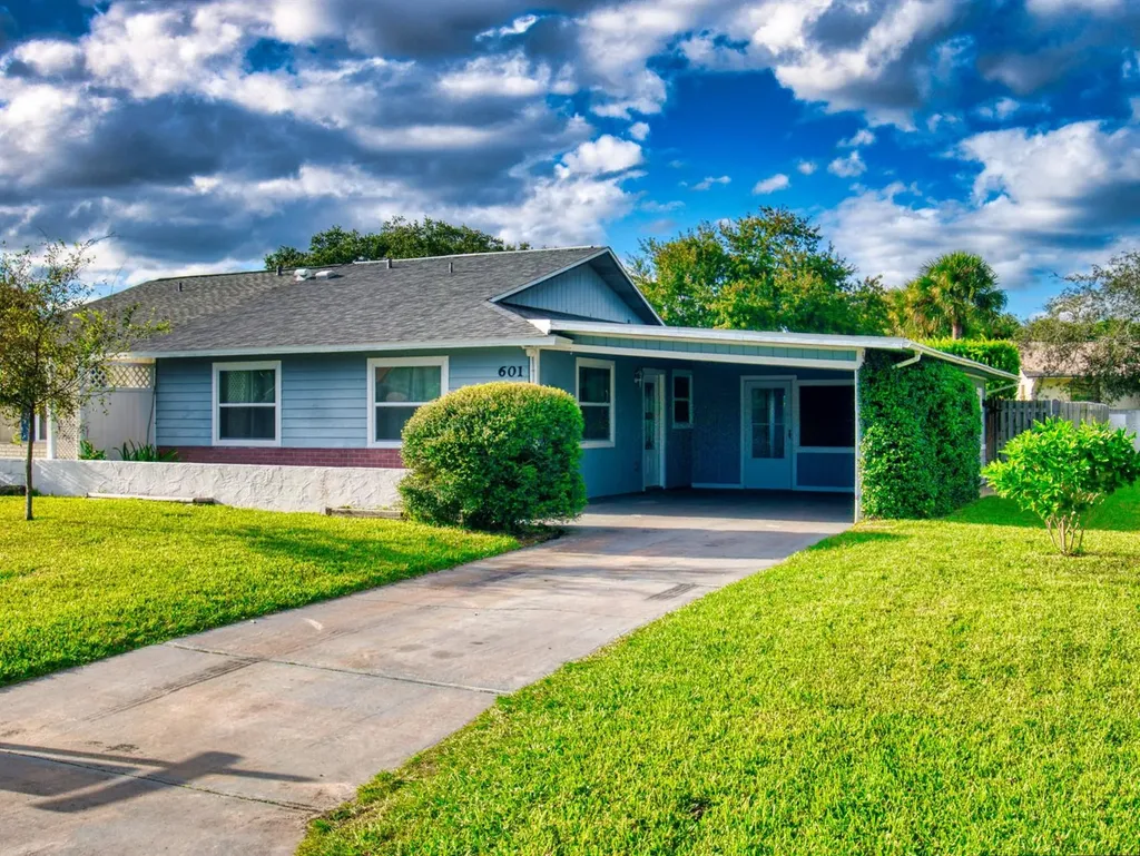 601 Sea Gull Court Edgewater FL 32141