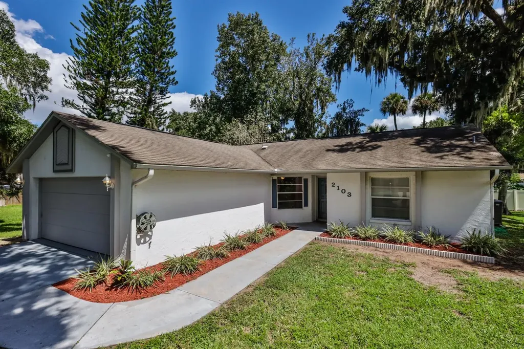 2103 Pine Tree Drive Edgewater FL 32141