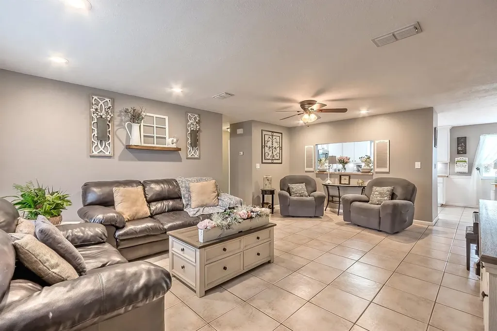 698 Mary Street Edgewater FL 32132