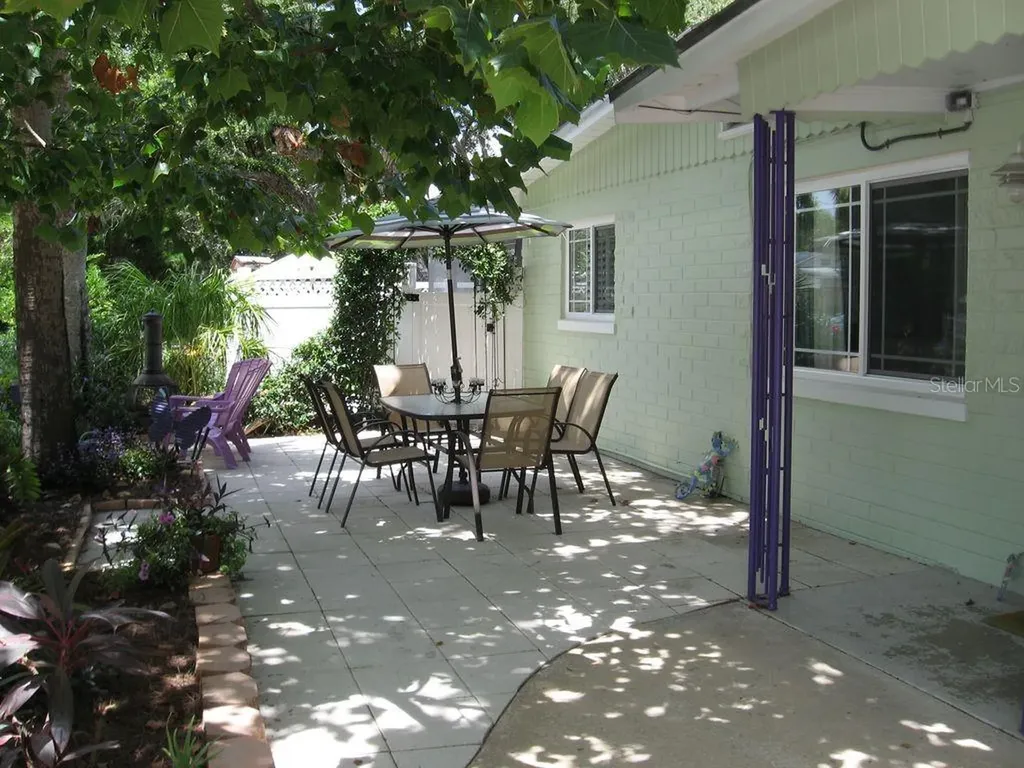 411 S Pine Street New Smyrna Beach FL 32169