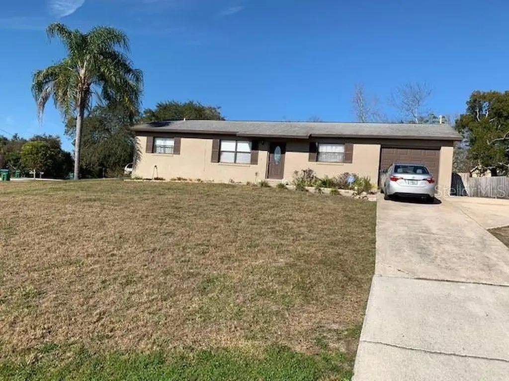 745 W 9th Street Deltona FL 32725