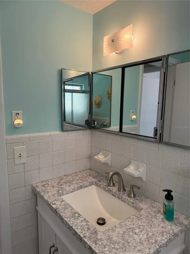 814 E 10th Avenue New Smyrna Beach FL 32169