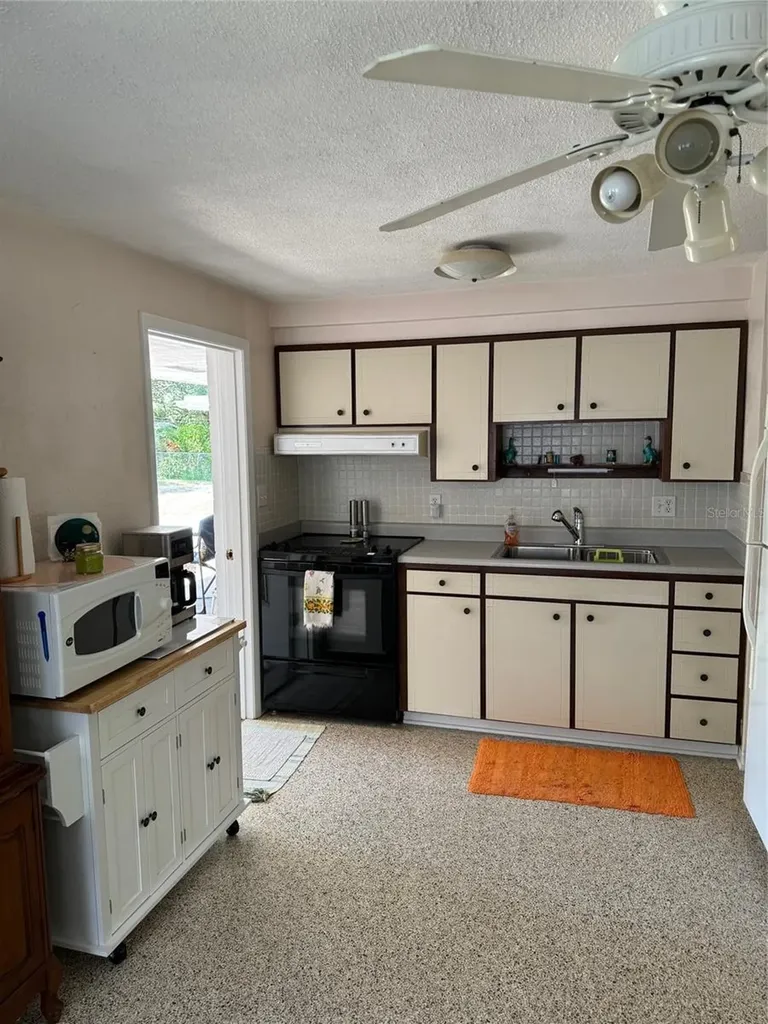 814 E 10th Avenue New Smyrna Beach FL 32169