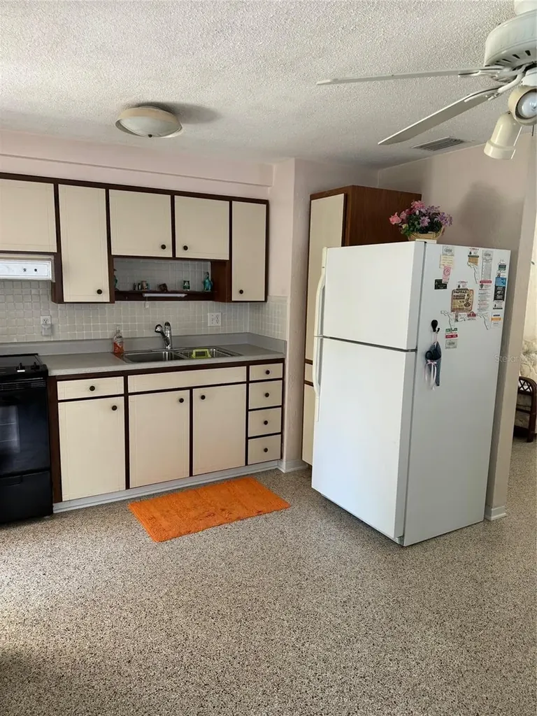 814 E 10th Avenue New Smyrna Beach FL 32169