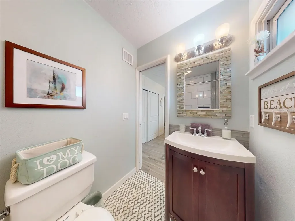 1011 Hill Street New Smyrna Beach FL 32169